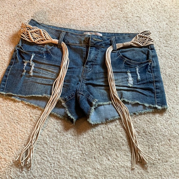 No Boundaries Pants - No boundaries women’s jean shorts size 11